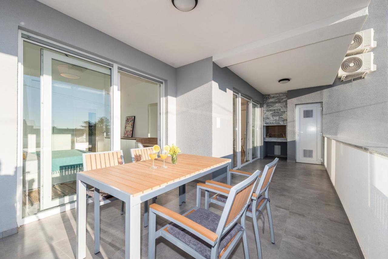 Villa Lena Luxury Apartments Novalja Exterior photo