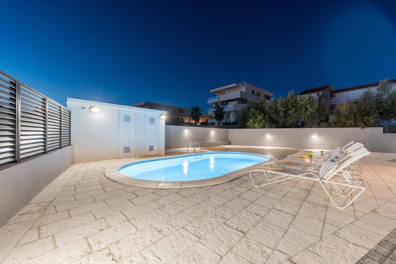 Villa Lena Luxury Apartments Novalja Exterior photo